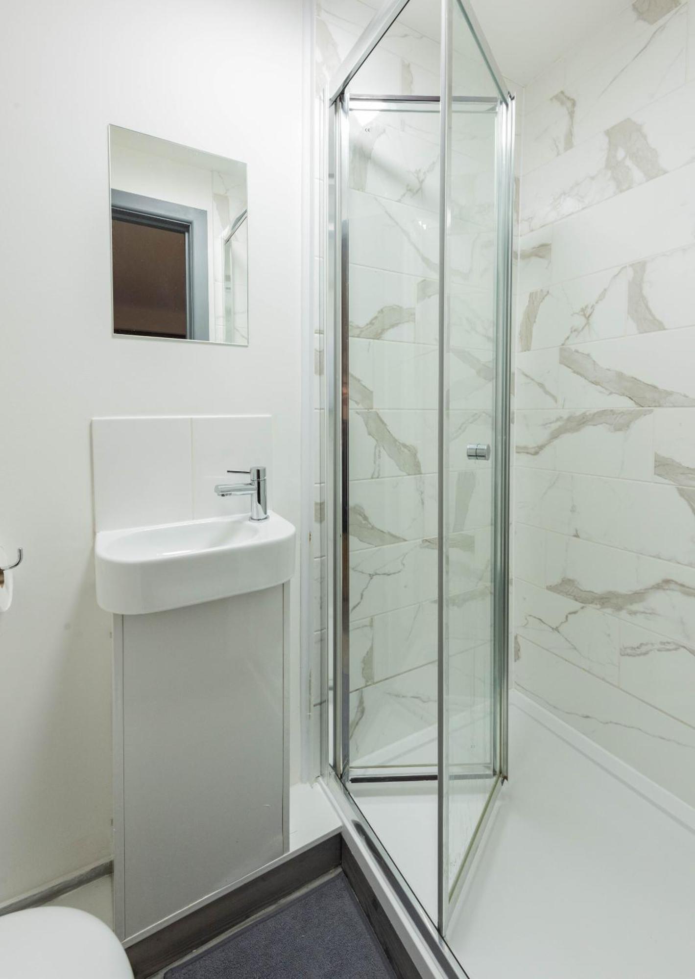 Holiday home Modern 5 Bed House In Perfect For Contractors Bedford