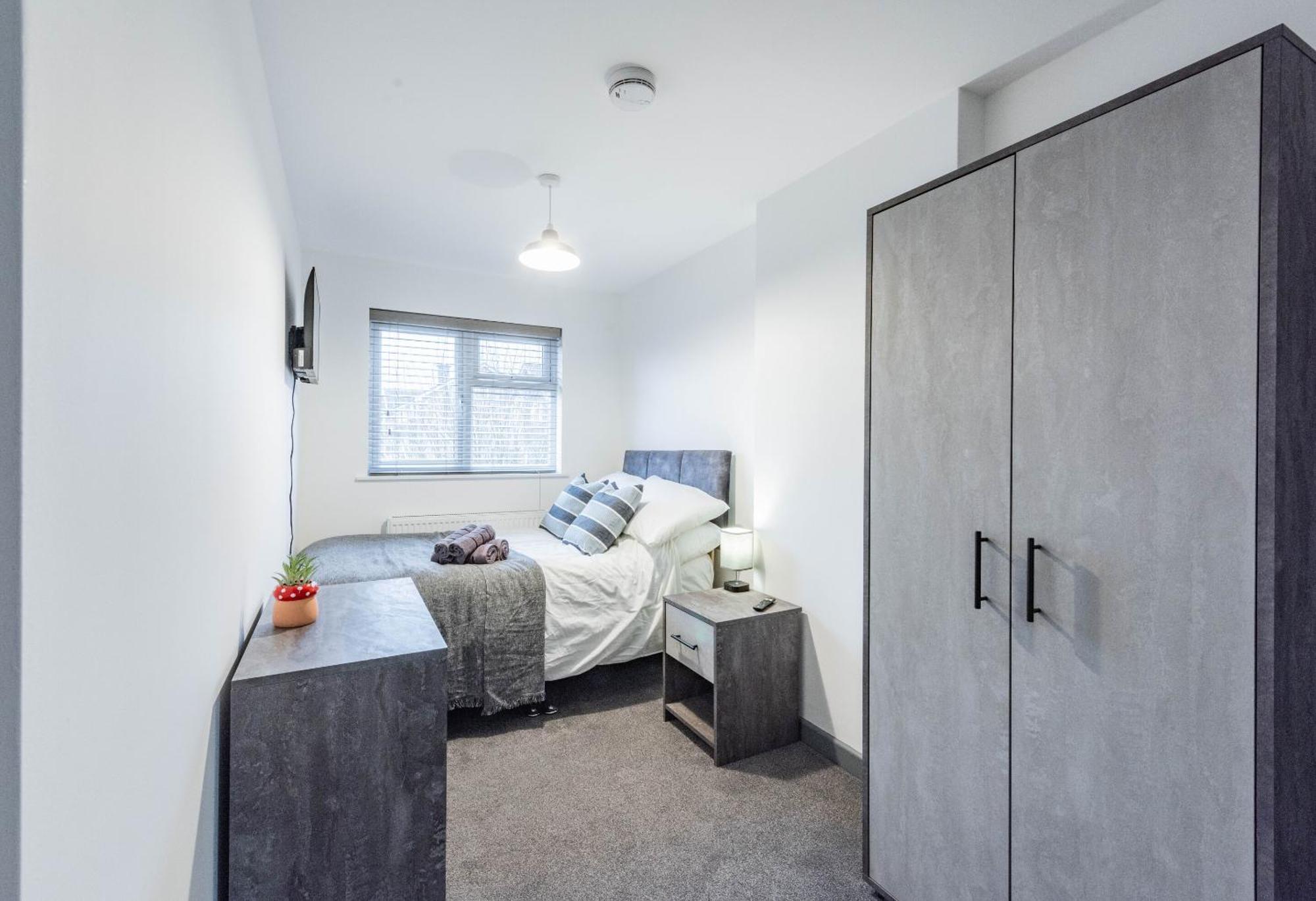 Holiday home Modern 5 Bed House In Perfect For Contractors *