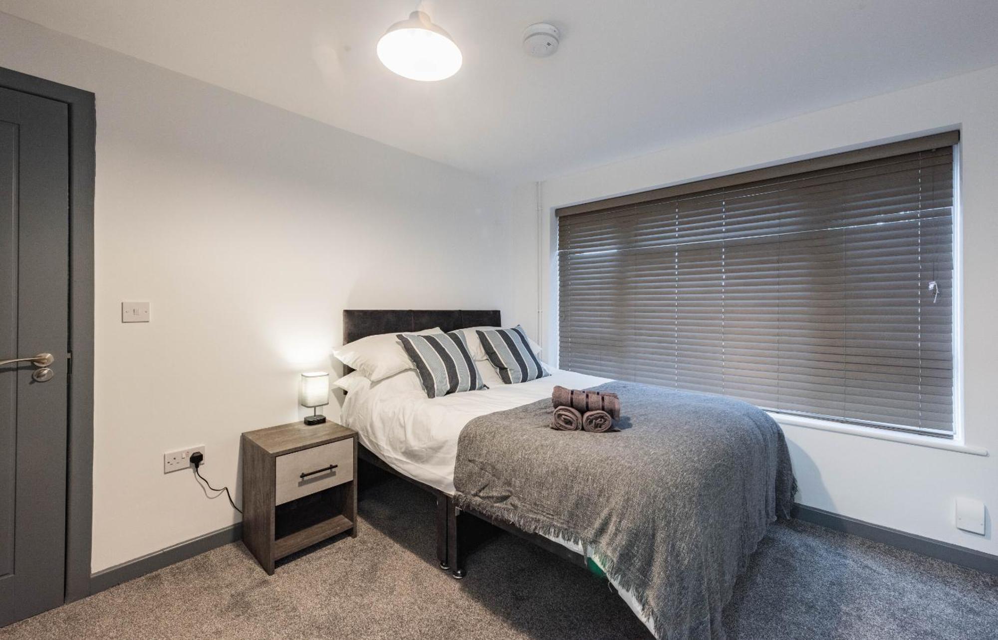 Holiday home Modern 5 Bed House In Perfect For Contractors *