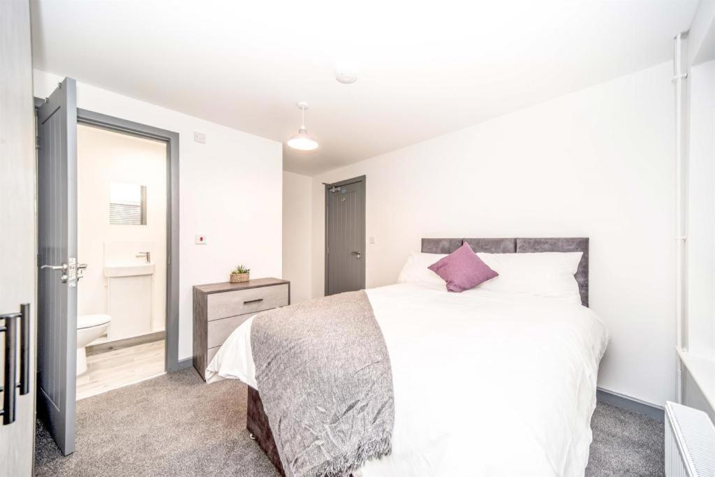 Modern 5 Bed House In Perfect For Contractors Holiday home